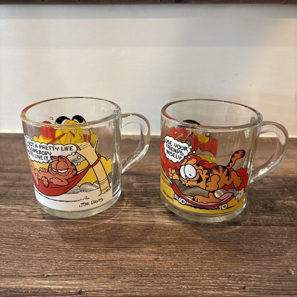 2x 1978 Vintage McDonalds Garfield and Odie Glass Mugs Coffee Cups Jim Davis